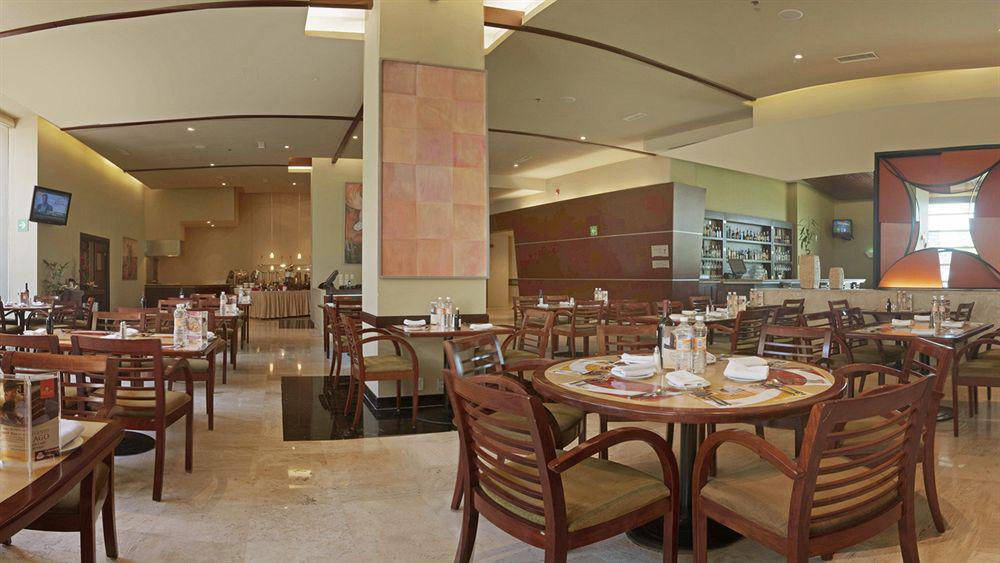 Fiesta Inn Cuautitlan Cuautitlán Izcalli Екстериор снимка