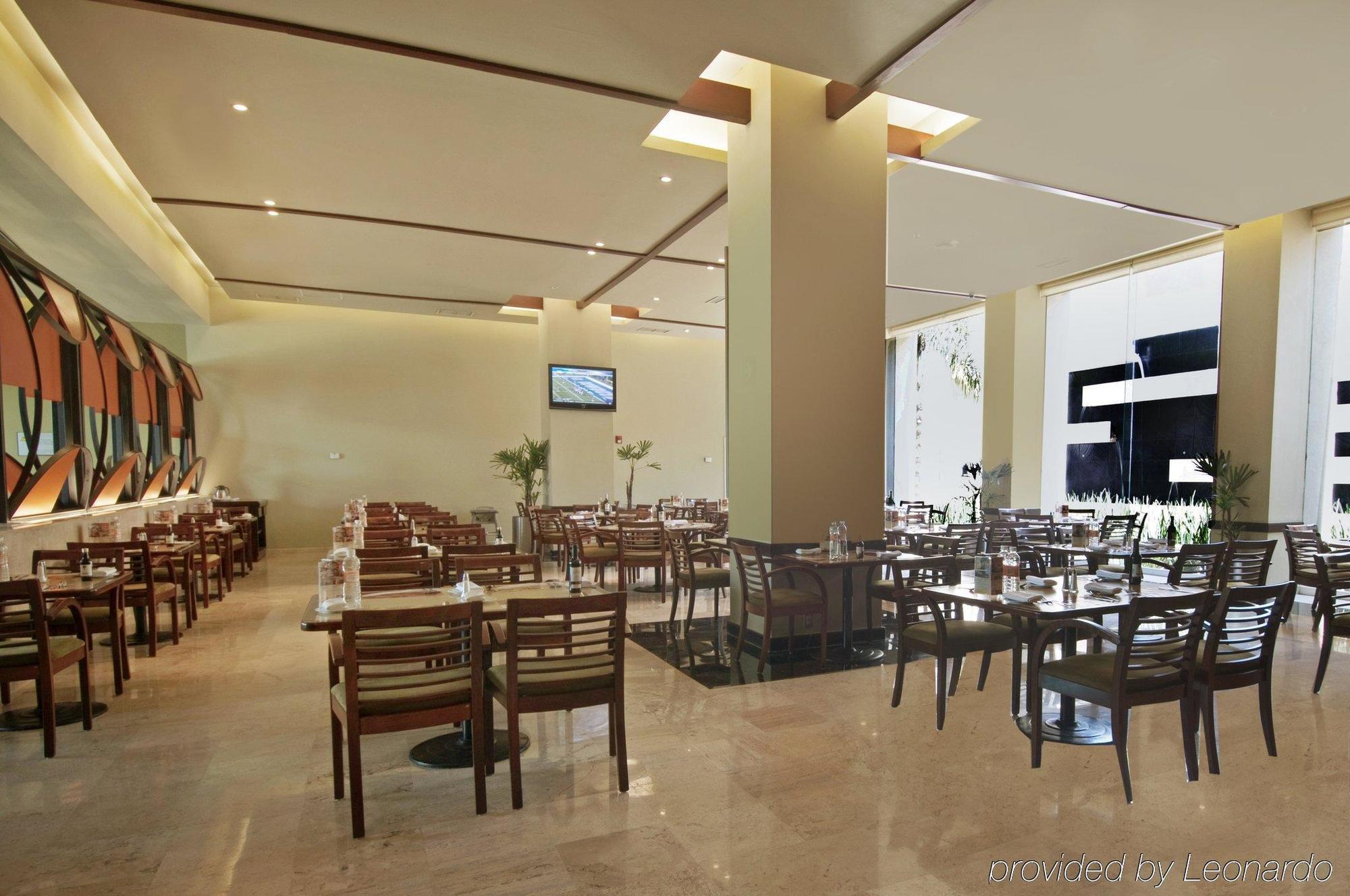 Fiesta Inn Cuautitlan Cuautitlán Izcalli Ресторант снимка